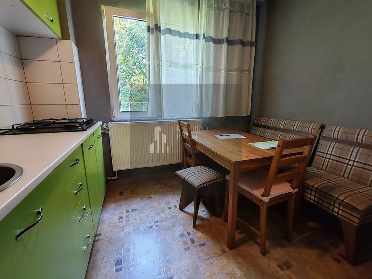 Apartament cu 3 camere semidecomandat, mobilat în Brâncoveanu