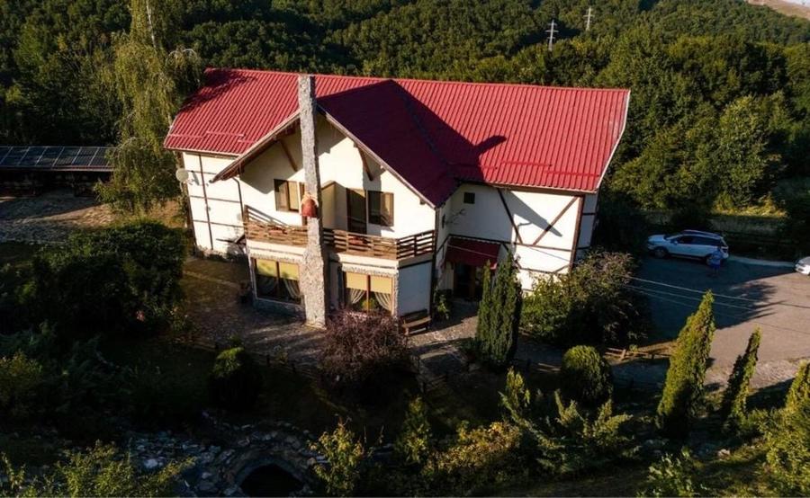Casă cu 4 camere în Ghelari