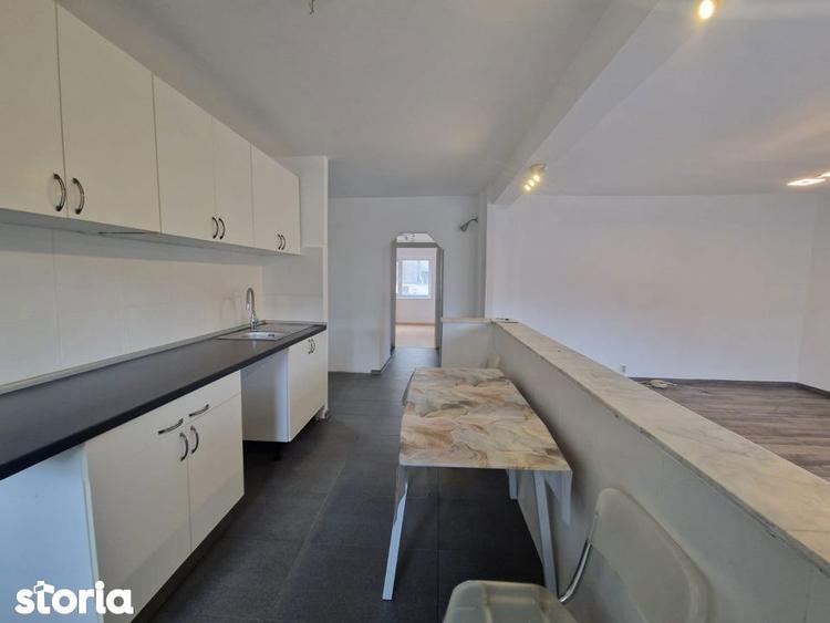Apartament cu 3 camere decomandat în Tei