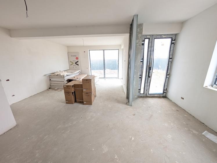 Casă individuală cu 6 camere cu Garaj în Tunari