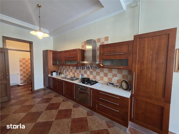Apartament cu 3 camere decomandat în Central