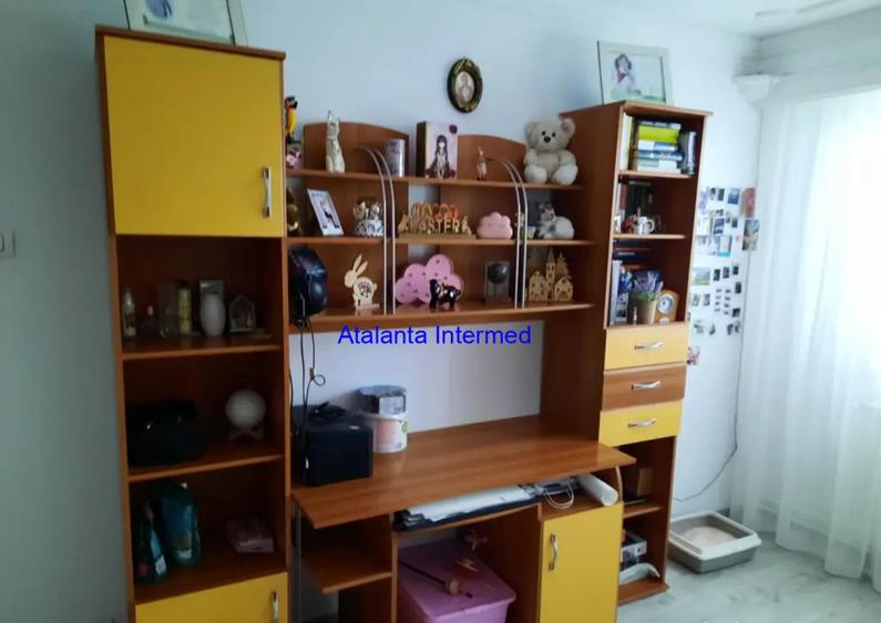 Apartament cu 3 camere decomandat în Casa de Cultură