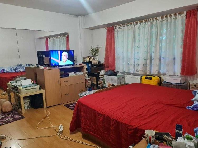 Apartament cu 3 camere decomandat în Sebastian