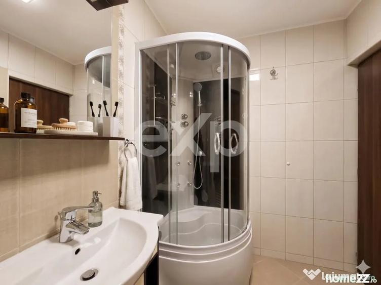 Apartament cu 4 camere decomandat în Florești