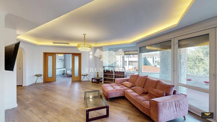 Apartament cu 4 camere decomandat, mobilat în Primăverii