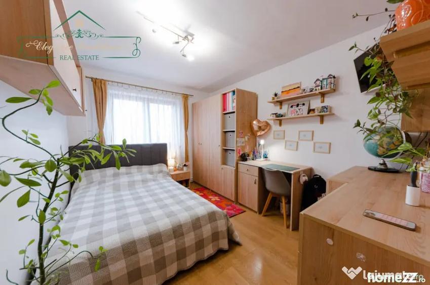 Apartament cu 5 camere decomandat în Fortuna