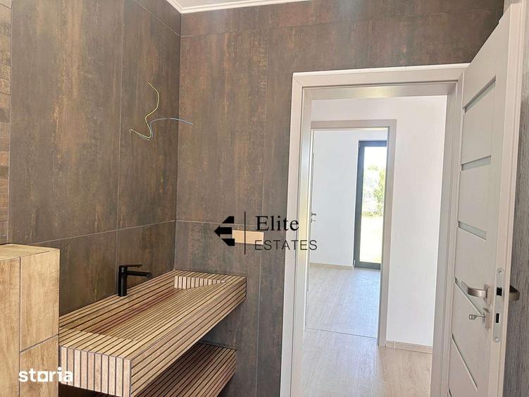Casă cu 4 camere cu Teren 500 Mp în Sânmartin