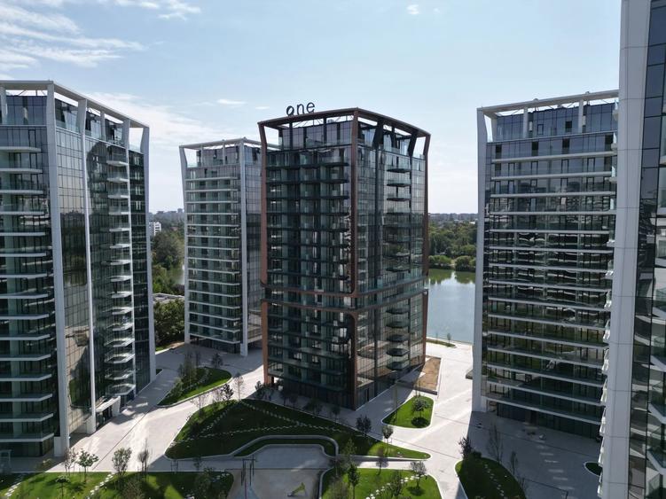 Apartament cu 3 camere decomandat în Floreasca
