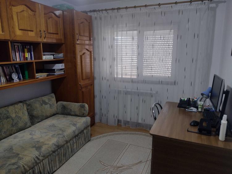Apartament cu 3 camere decomandat în Micălaca