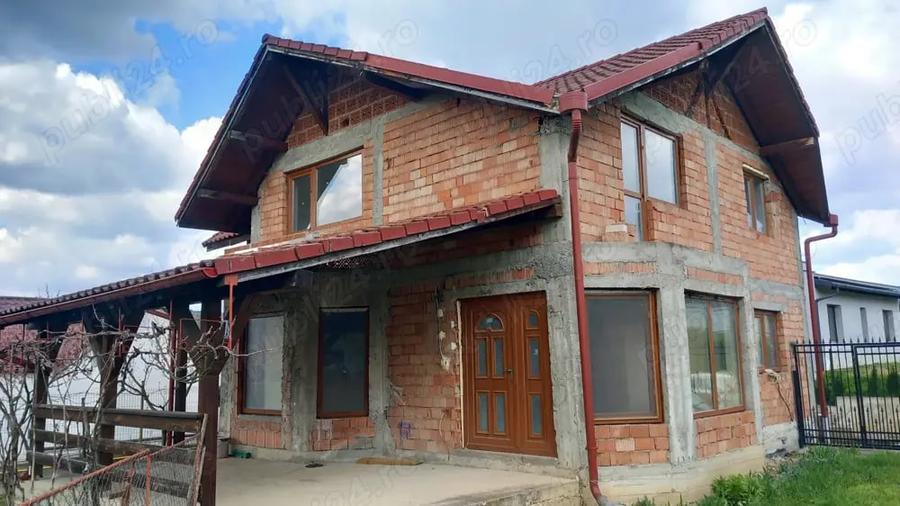 Casă cu 5 camere în Central