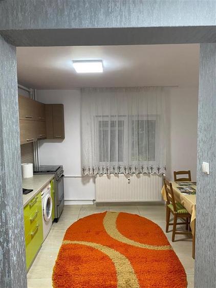 Apartament cu 3 camere decomandat, mobilat în Cotroceni