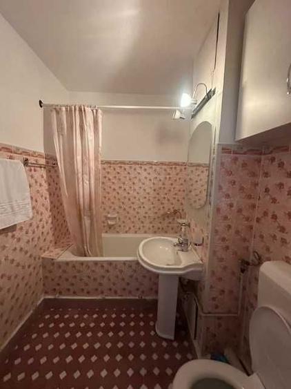 Apartament cu 2 camere semidecomandat în Universitate