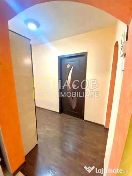 Apartament cu 3 camere decomandat în Alecu Russo