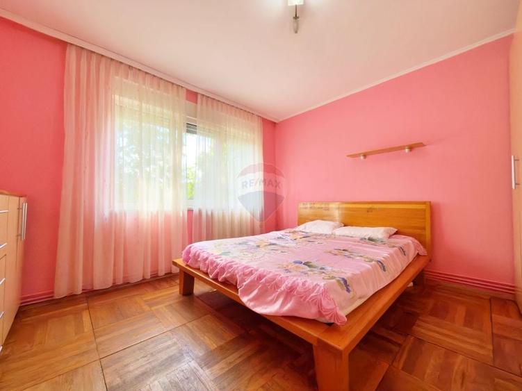 Apartament cu 3 camere semidecomandat, mobilat în Podgoria