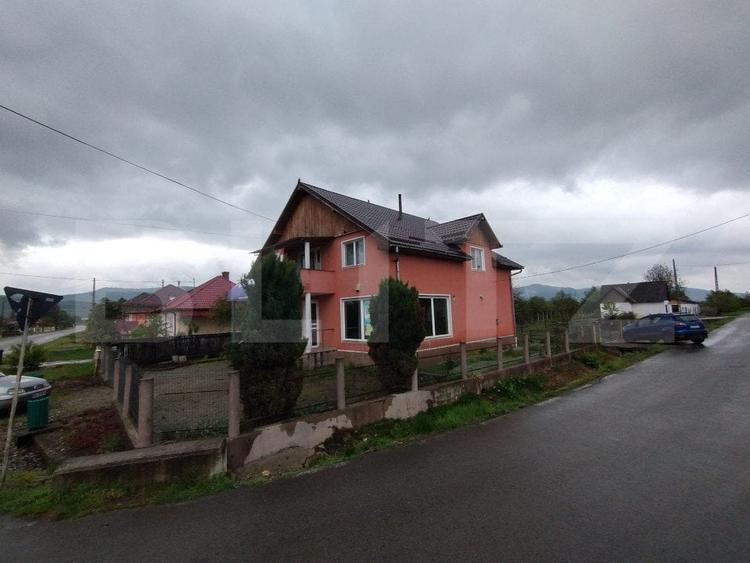 Casă individuală cu 5 camere cu Canalizare în Exterior Sud