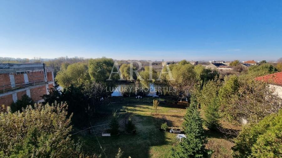 Casă individuală cu 24 camere cu Piscina în Iancu Nicolae
