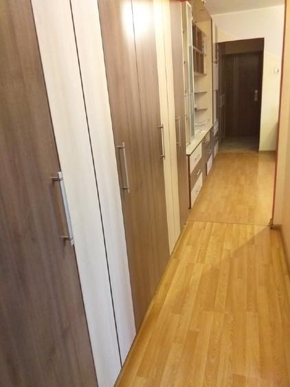 Apartament cu 3 camere semidecomandat în Alexandru cel Bun