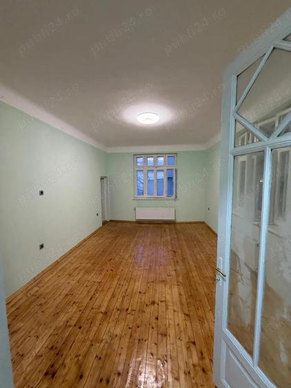 Spațiu comercial, de 85 mp, în Central