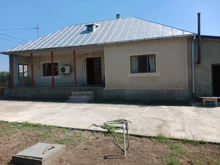 Casă individuală cu 5 camere cu Teren 1540 Mp în Jurilovca