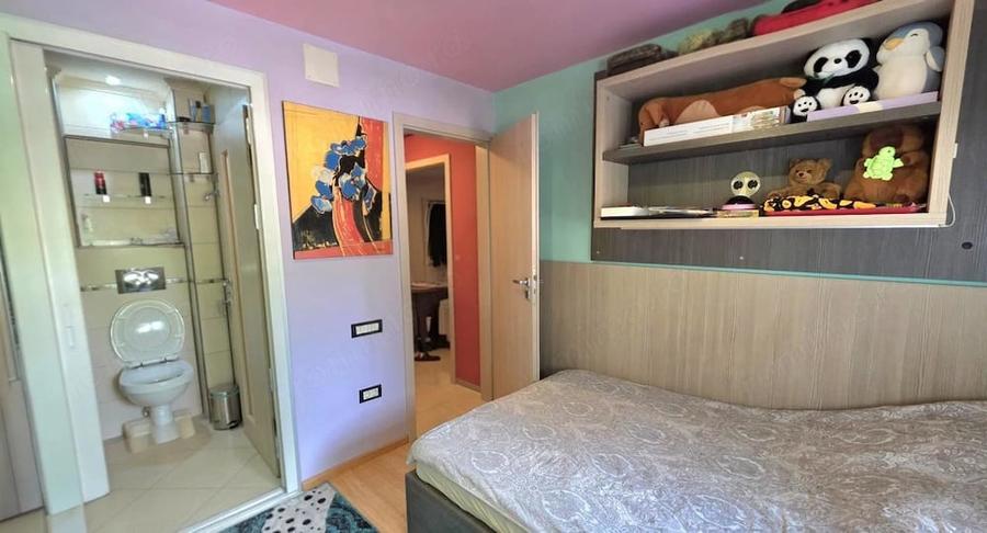 Apartament cu 3 camere semidecomandat în Complex Studențesc