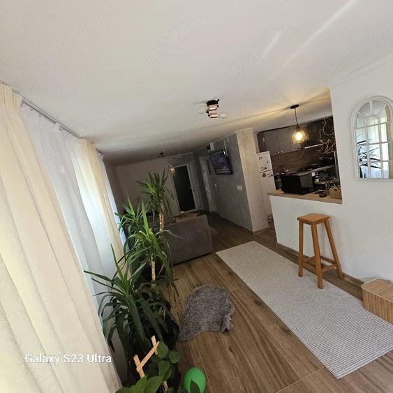 Casă cu 10 camere cu Teren 2500 Mp în Curcani