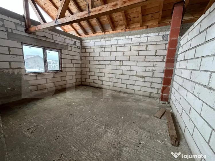 Casă cu 6 camere cu Teren 500 Mp în Central