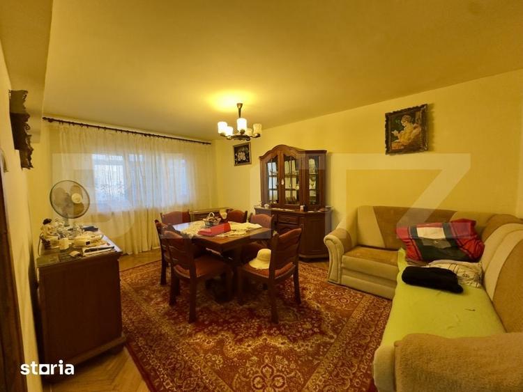Apartament cu 3 camere decomandat în Central