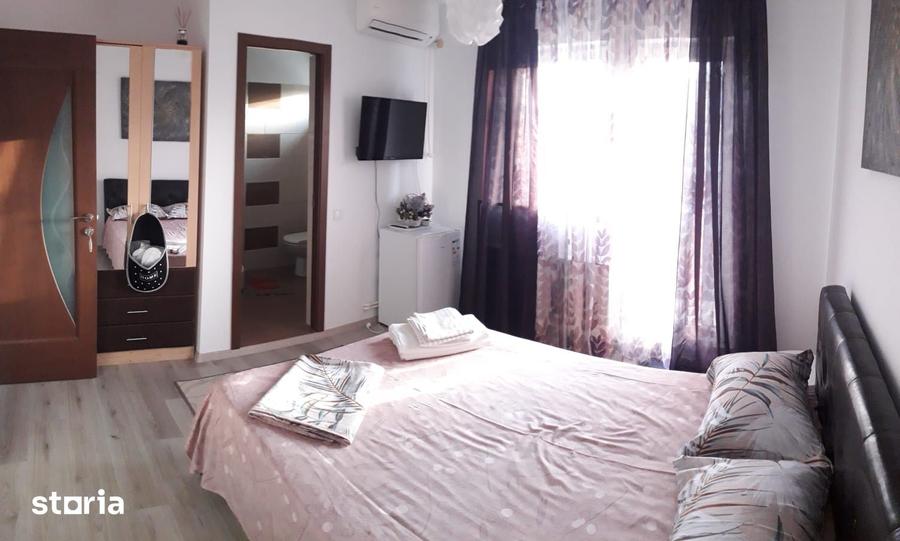 Casă cu 8 camere decomandat cu Teren 250 Mp în Nord