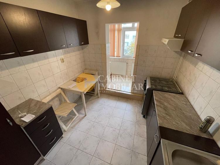 Apartament cu 2 camere decomandat, mobilat în Nicolina