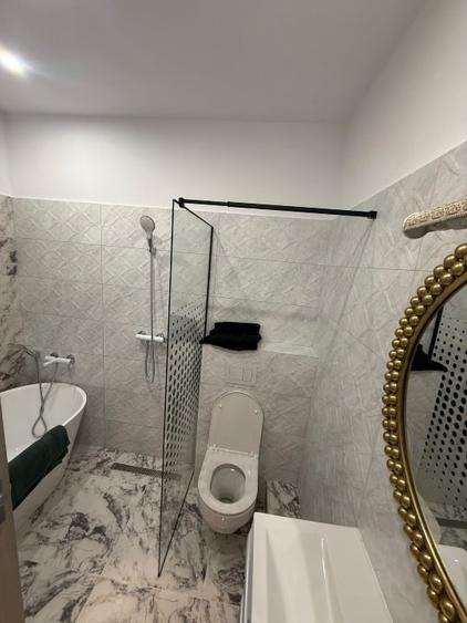 Casă cu 3 camere cu Canalizare în Central