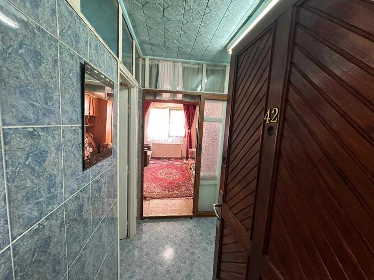 Ofer spre inchiriere garsoniera 24 mp in Noua NEGOCIABIL - 1