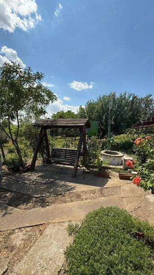 Casă cu 3 camere cu Teren 2400 Mp în Fundata