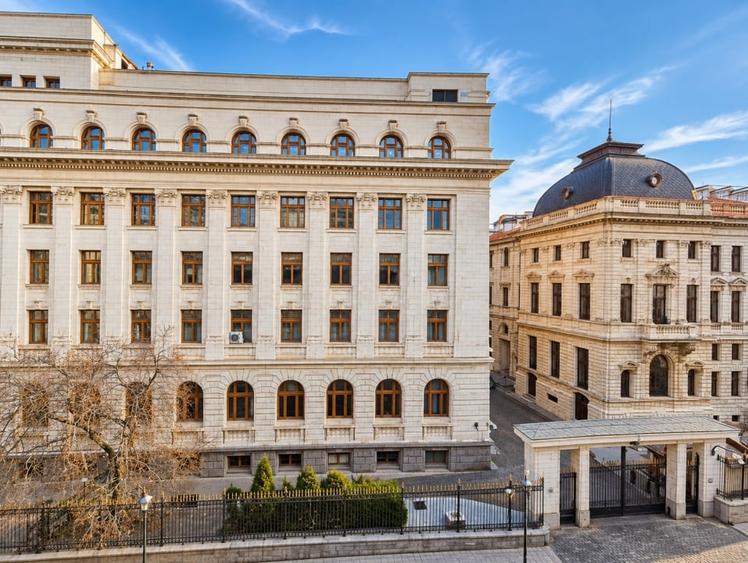 Apartament cu 2 camere decomandat, mobilat în Central