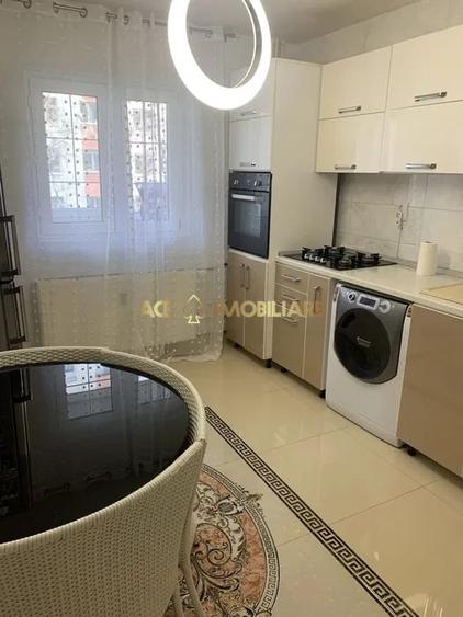 Apartament cu 2 camere decomandat, mobilat în Teiul Doamnei