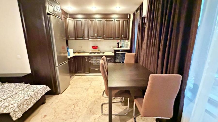 Apartament cu 3 camere semidecomandat, mobilat în Copou