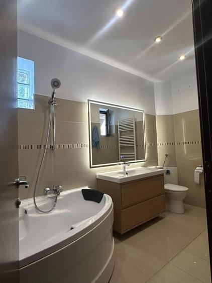 Apartament cu 3 camere decomandat, mobilat în Dristor