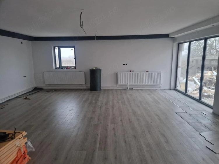 Casă cu Teren 2800 Mp în Tarcea