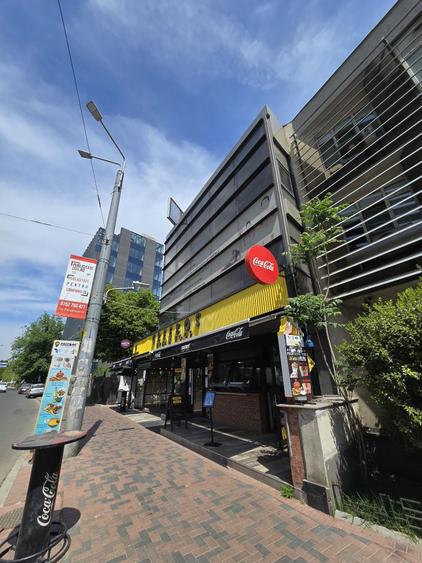 Spațiu comercial, de 15 mp, în Mihai Bravu