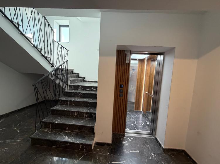 Apartament cu 2 camere decomandat, mobilat în Herăstrău