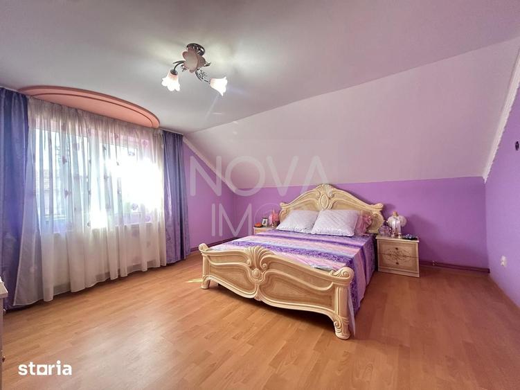 Casă cu 5 camere cu Teren 845 Mp în Roșia