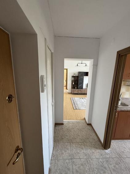 Apartament cu 2 camere semidecomandat în Dacia