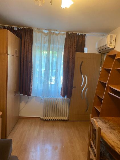 Garsonieră decomandată în Central