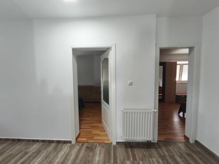Duplex cu 7 camere cu Canalizare în Chișoda