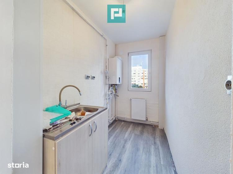 Apartament cu 3 camere semidecomandat în Aurel Vlaicu
