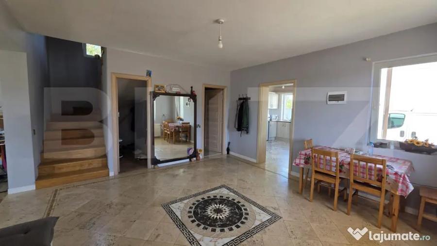 Casă cu 4 camere cu Teren 5000 Mp în Sud