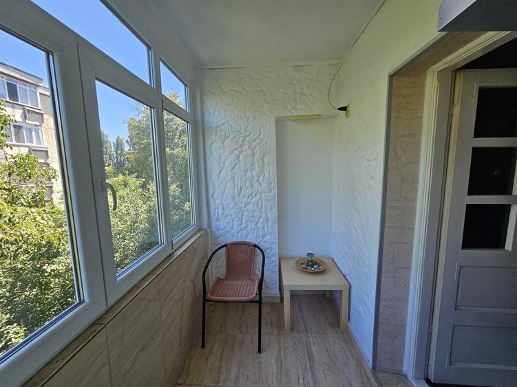 Apartament cu 3 camere decomandat în Lujerului