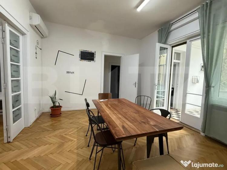 Apartament cu 4 camere decomandat, mobilat în Central