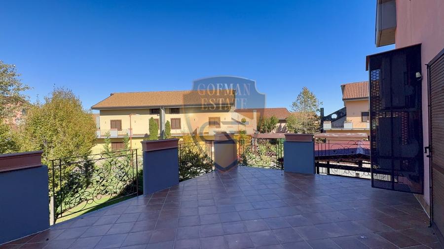 Duplex cu 5 camere cu Canalizare în Faleza Nord