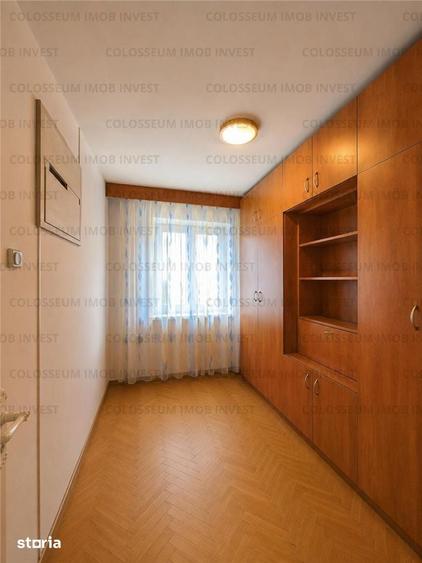 Apartament cu 3 camere în Florilor