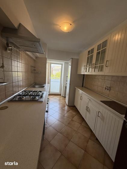 Apartament cu 3 camere decomandat în Centrul Civic